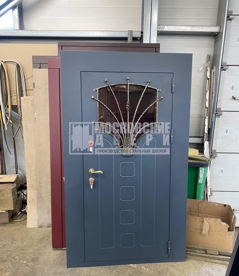 Дверь с терморазрывом со стеклом и ковкой